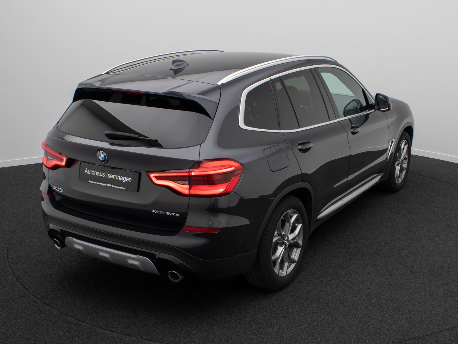 Fahrzeugabbildung BMW X3 xD30e xLine HUD DAB Kamera Alarm HiFi 19Zoll
