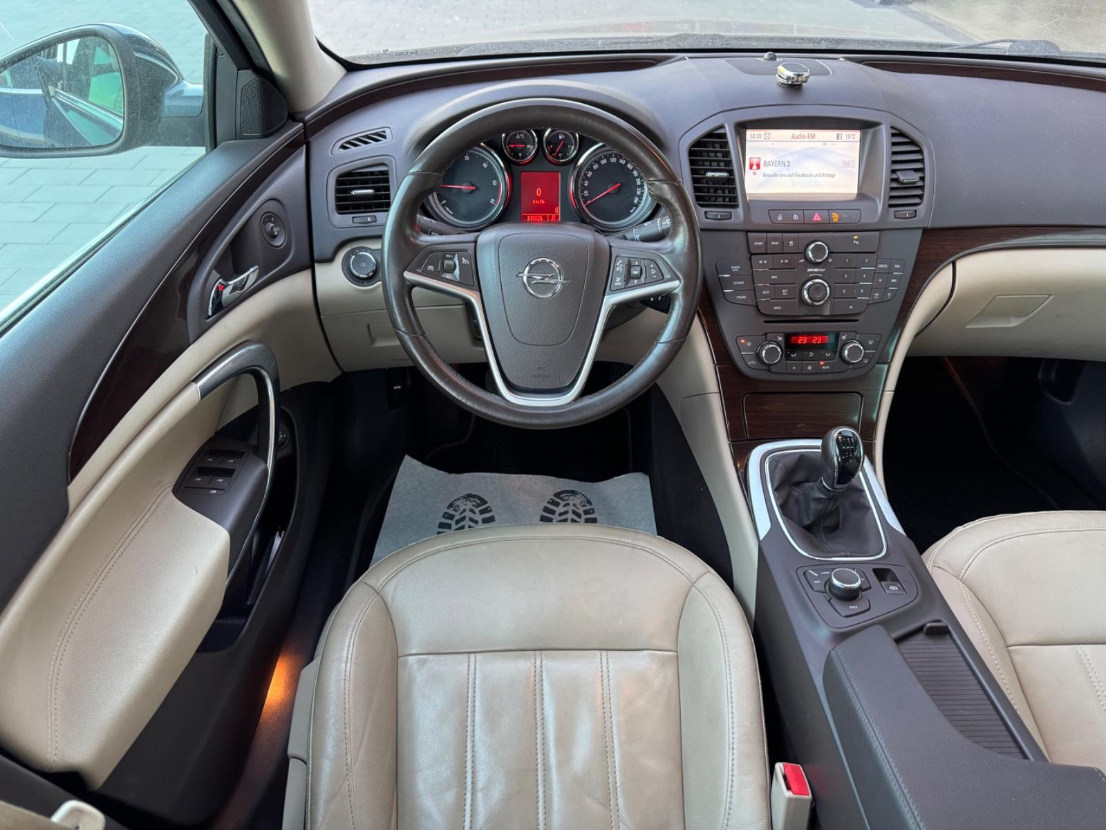 Opel Insignia 2009 — photo 11