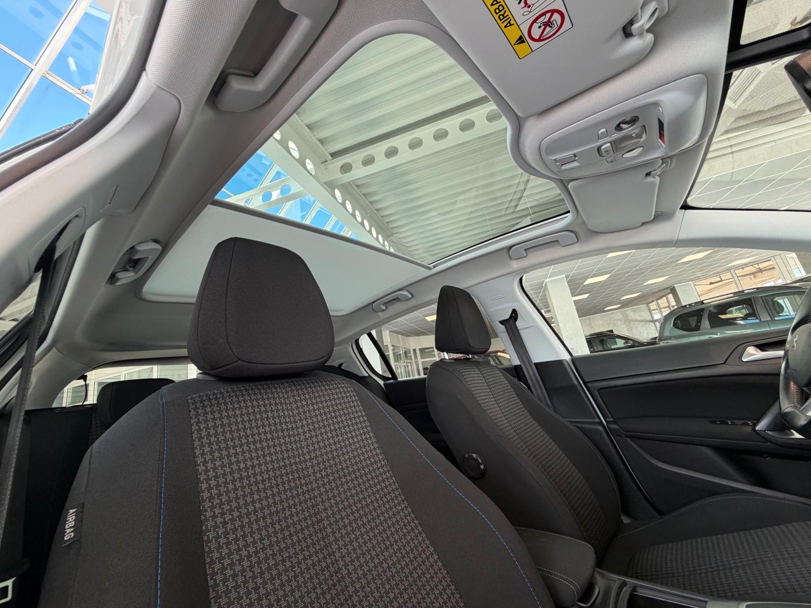 Peugeot 308 Style 1.2 Kamera Panorama Sitzheizung