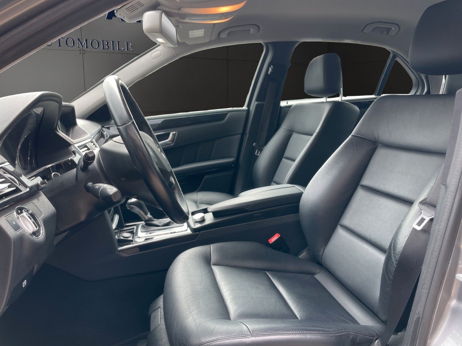 Fahrzeugabbildung Mercedes-Benz E 220 CDI Lim.*Bi-Xen*Standhz*Tempomat*PDC