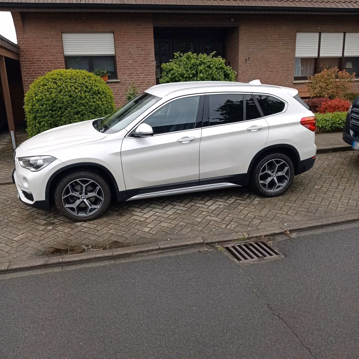 BMW iX1