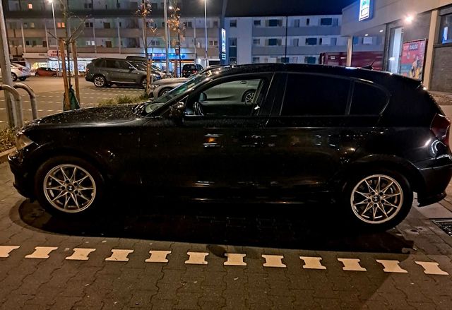 BMW 1er E87 118d  mit Schiebedach