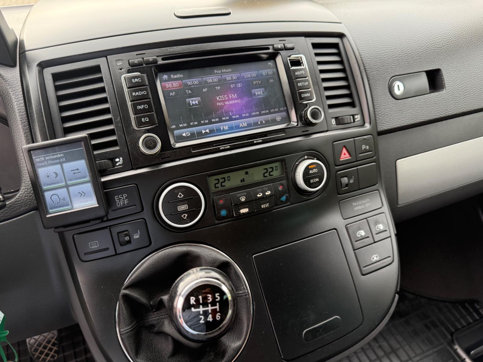 Volkswagen T5 Multivan Comfortline 2.5 TDI 5 cyl. 174 ch BVM / 7 places / Chauffage auxiliaire / GPS / Attelage 2,5 t