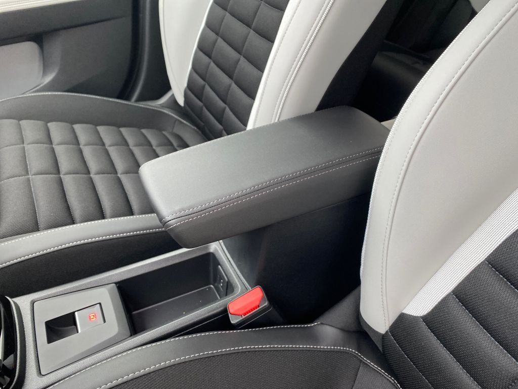Fahrzeugabbildung Citroën e-C3 Aircross MAX *Winter-Paket*