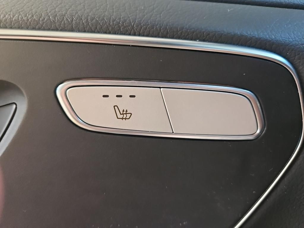 Fahrzeugabbildung Mercedes-Benz V 300 ED lang 7 Sitze Sound 19'' LED AHK 10''MBU