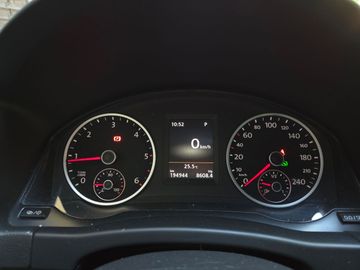 Volkswagen Tiguan - 12