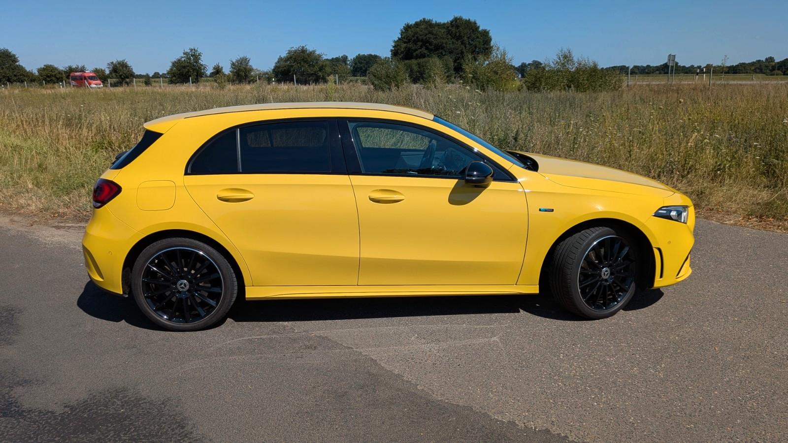 Mercedes-Benz A250e AMG Line | Night-Paket | LED