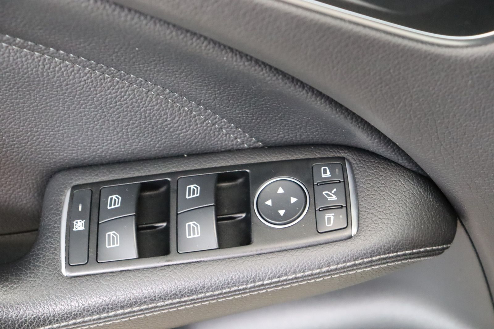 Fahrzeugabbildung Mercedes-Benz B 200 CDI BlueEFFICIENCY * DIS * ILS * Leder *