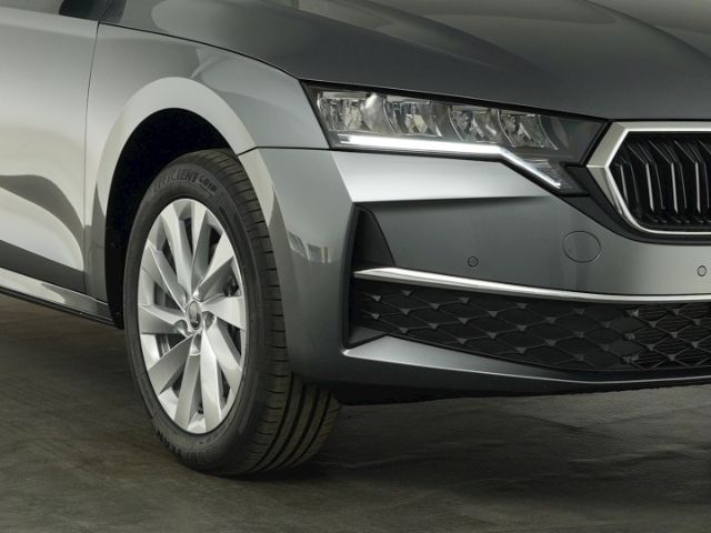 Octavia COMBI SELECTION MHEV DSG+AHK+LED+NAVI+RÜ