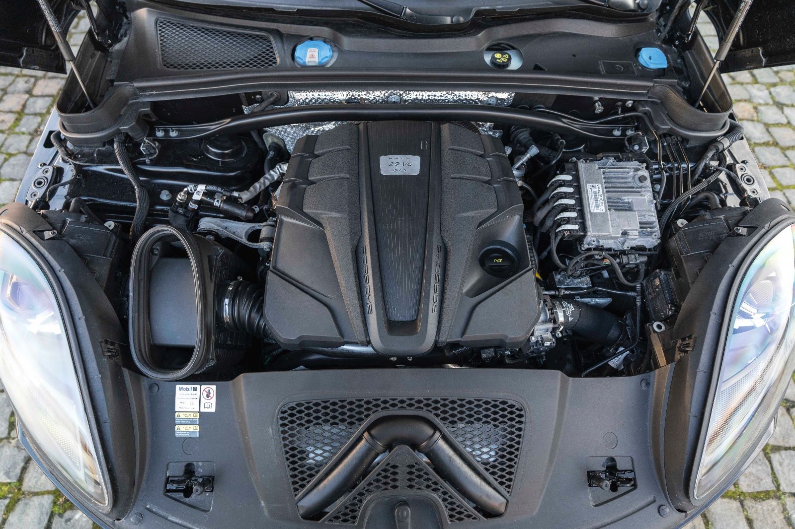 Fahrzeugabbildung Porsche Macan GTS PDLS+ KAM SPORT CHRONO LED PANO LUFT