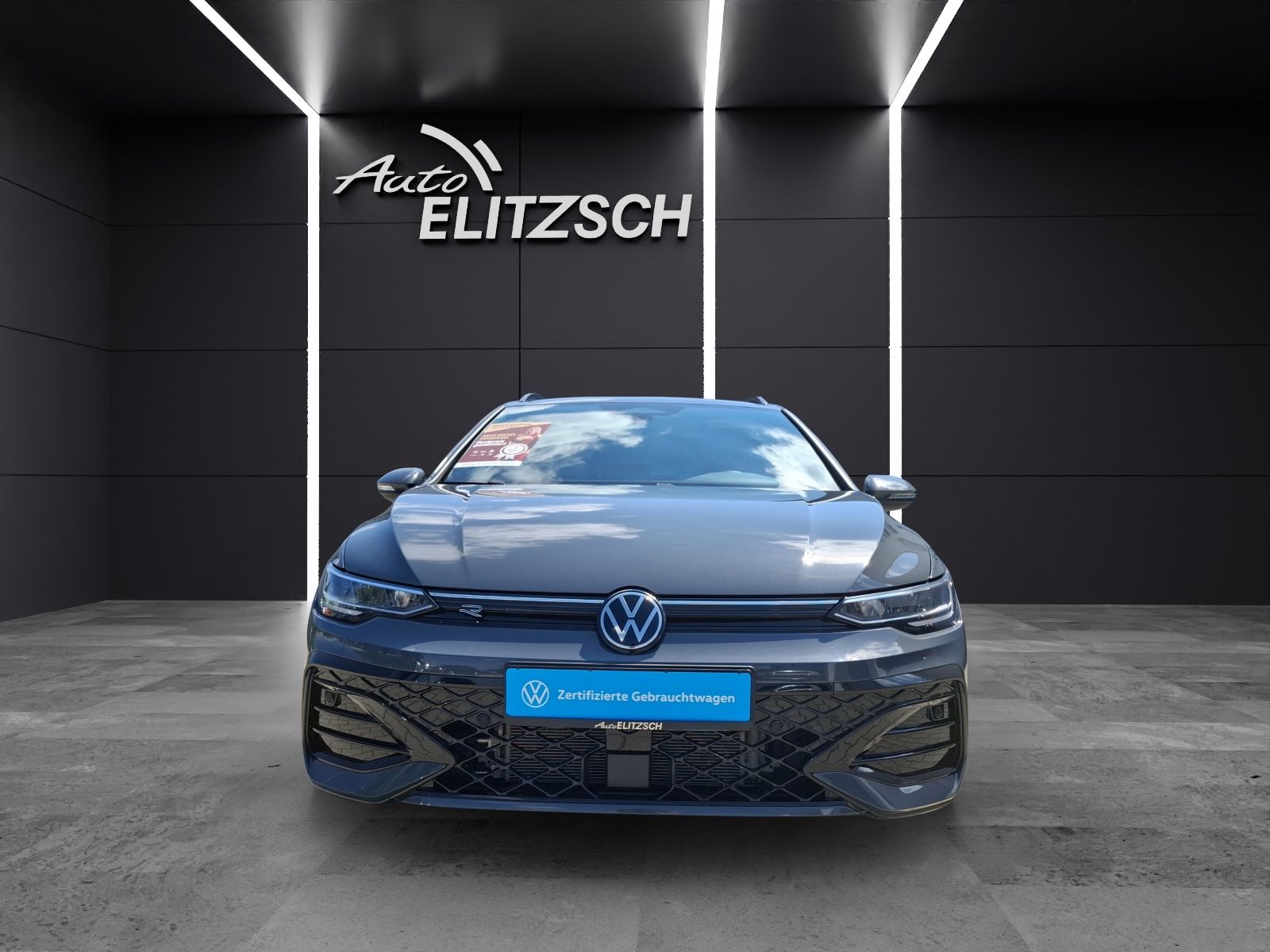 Fahrzeugabbildung Volkswagen Golf VIII Variant eTSI R-Line DSG LED Navi AID A