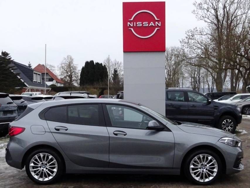 Fahrzeugabbildung BMW 118i Advantage Automatik