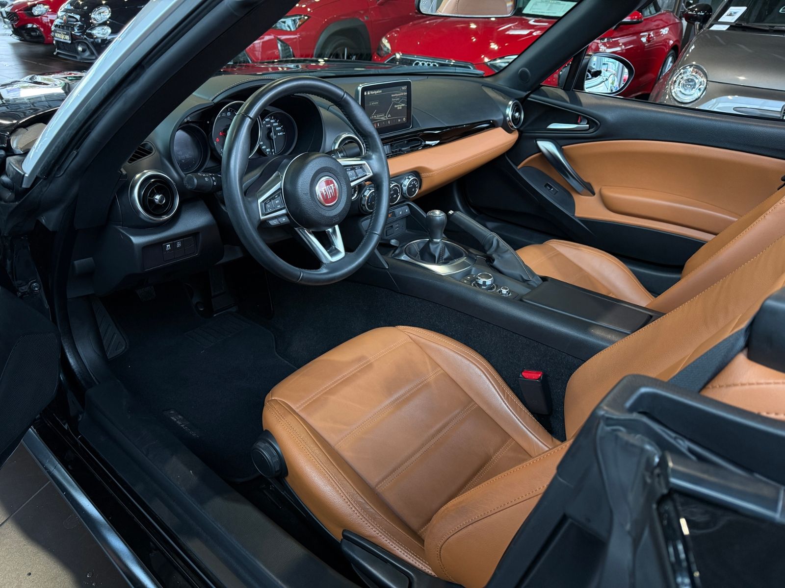 Fahrzeugabbildung Fiat 124 Spider Lusso KAM LED NAVI