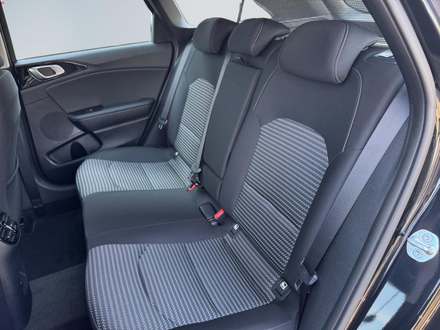 Kia Ceed_sw 1.5T Vision Navi Rückfahrkam. Klimaautom