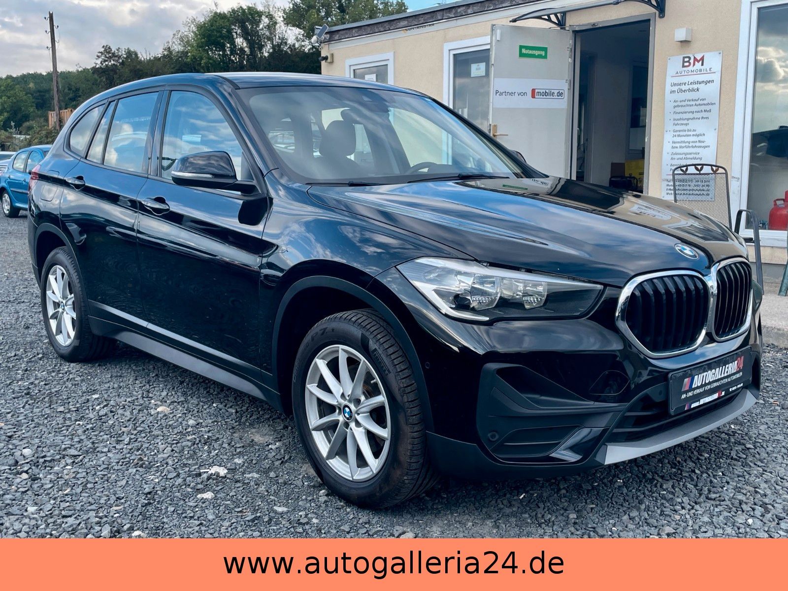 Fahrzeugabbildung BMW X1 sDrive18d Advantage Aut. Navi Parkassistent