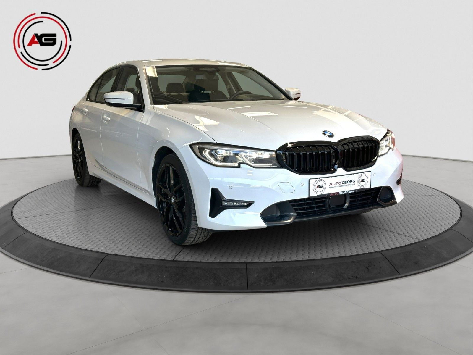 BMW 330e LC.PRO ACC LASER CARPLAY HUD HiFi KAMERA foto 3