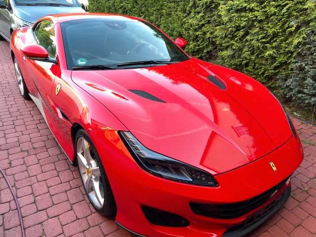 FERRARI Portofino