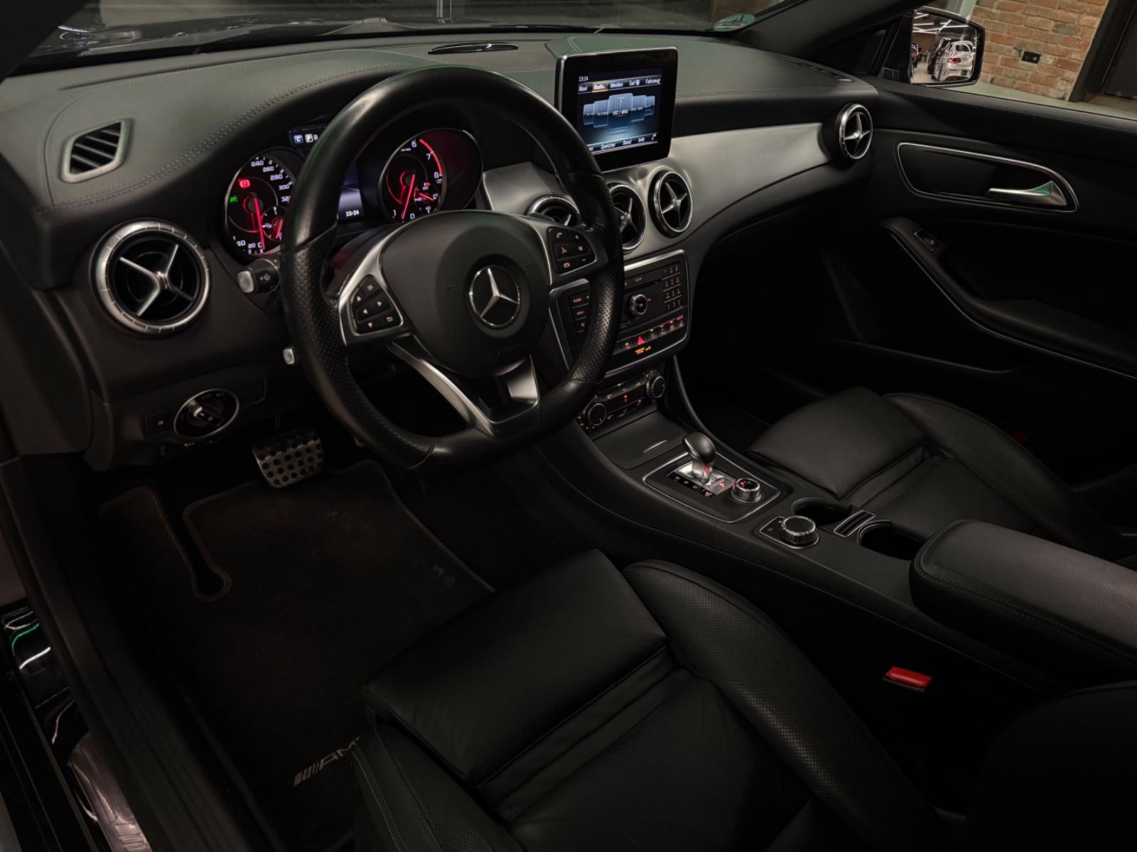 Mercedes-Benz CLA 45 AMG Shooting Brake 381 ch BVA 4Matic / Toit panoramique / Caméra de recul / Cuir / Bi-Xénon