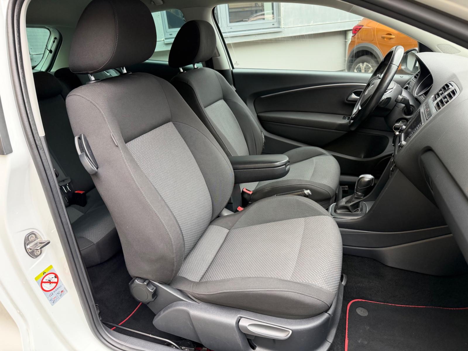 Volkswagen Polo V Highline AUTOMATIK/NAVI/LEDER/SHZ/KLIMAA
