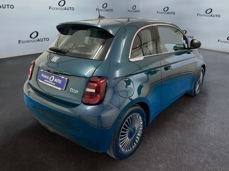 Fiat 500 500e Berlina 42 kWh La Prima imagem 2