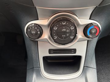 Bild 14 Ford Fiesta 3trg Champions Edition +KLIMA+AUX+SHZ+BT+