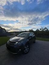 Toyota RAV 4 2,2-l-D-4D 4x4 Travel Automatik Travel - gebrauchte Toyota RAV 4 aus dem Jahr 2013