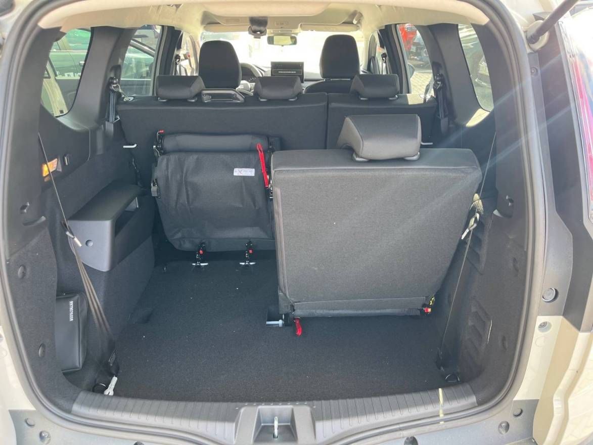 Fahrzeugabbildung Dacia Jogger Expression TCe 110 7-Sitzer