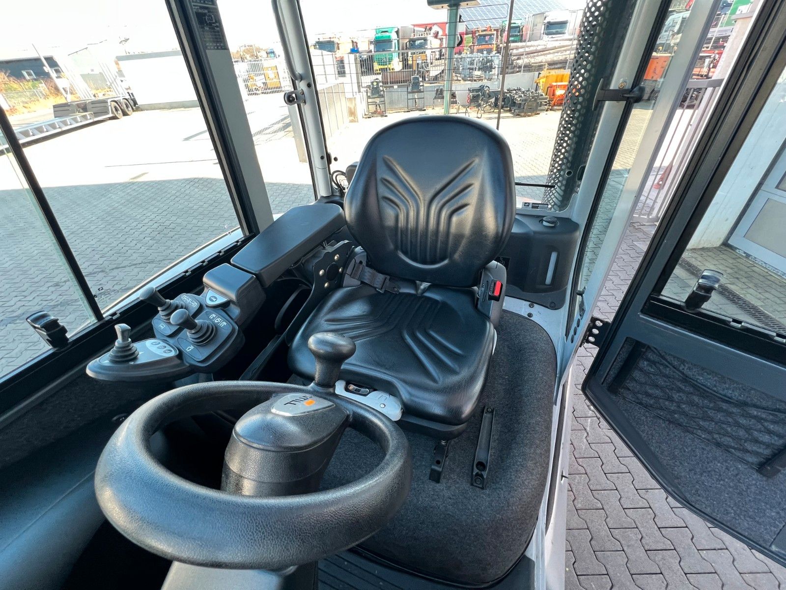 Fahrzeugabbildung Still RX70-80 / Duplex: 4.70m! / Zinkenversteller / SS