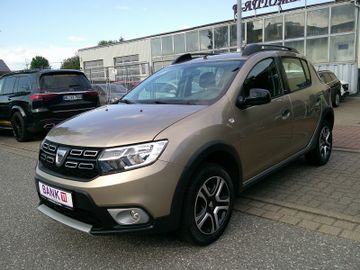 Dacia Sandero II Stepway Celebration 1 Hand
