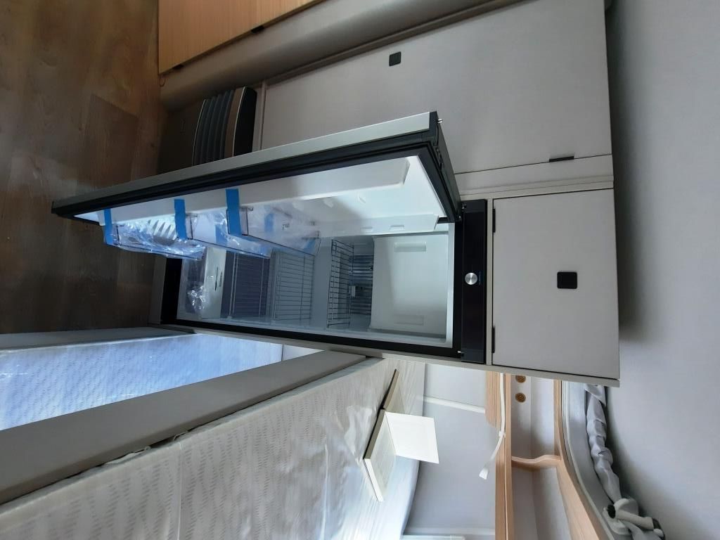 Fahrzeug Übersicht 16 Fahrzeugabbildung HYMER / ERIBA / HYMERCAR Touring 560 Verfüg./Sparen Sie 10.725,- €