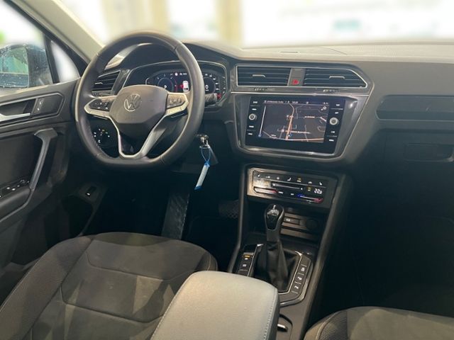 Fahrzeugabbildung Volkswagen Tiguan 2.0 TDI DSG Elegance AHK IQ.LIGHT NAVI KA