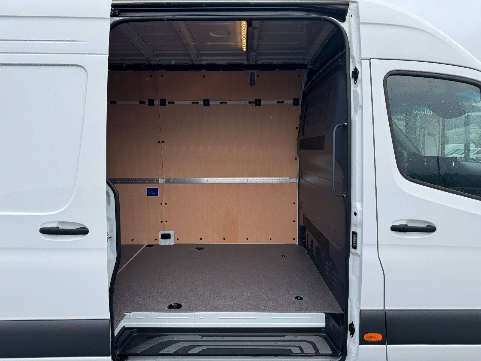 Fahrzeugabbildung Mercedes-Benz Sprinter 319 CDI 4325 Klima Kamera LED