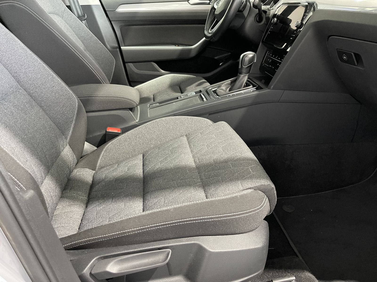 Fahrzeugabbildung Volkswagen Passat Business 2.0 TDI*LED*Cam*Navi*ACC*