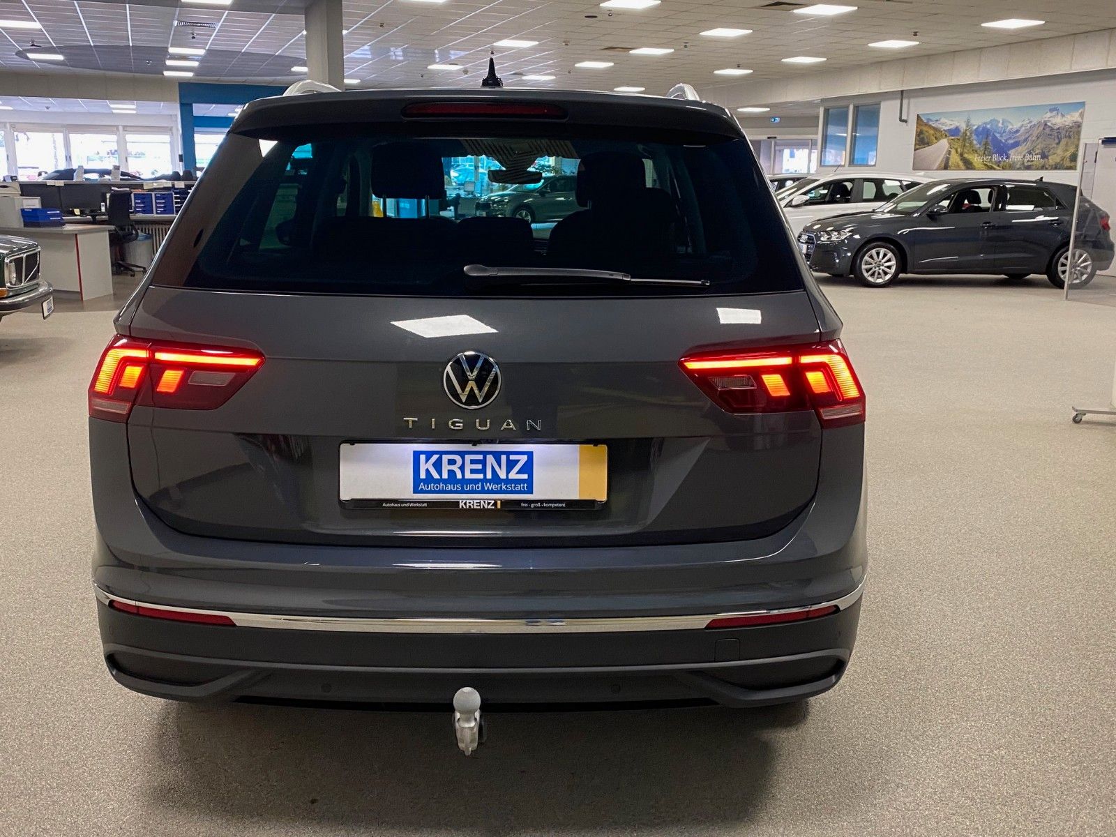 Fahrzeugabbildung Volkswagen Tiguan 1.5 TSI LIFE DSG+Head-up-Display+AHK schw