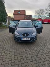Seat hallo zusammen ich verkaufe mein seat Altea - Seat Altea mit Benzin-Antrieb: Kleinwagen, Schaltgetriebe