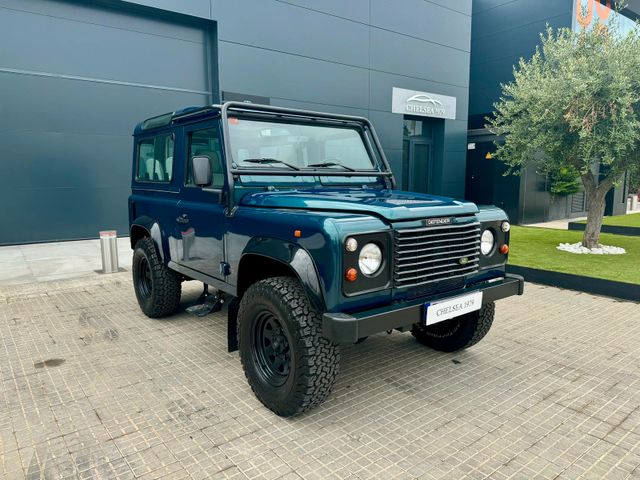 Land Rover Defender 90 V8 50th Anniversary