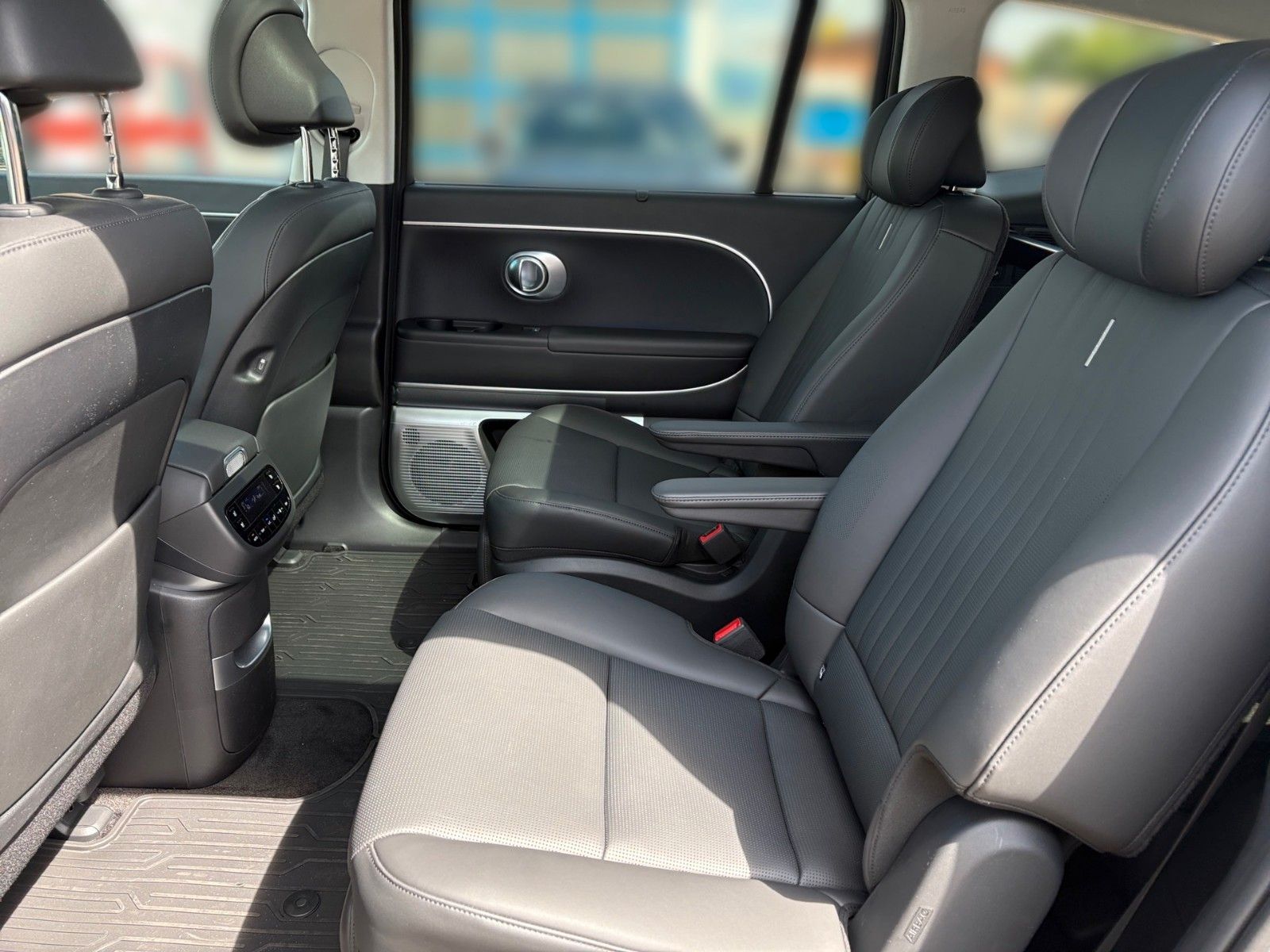 Fahrzeugabbildung Hyundai IONIQ 9 Uniq 110 kWh *ALLRAD*