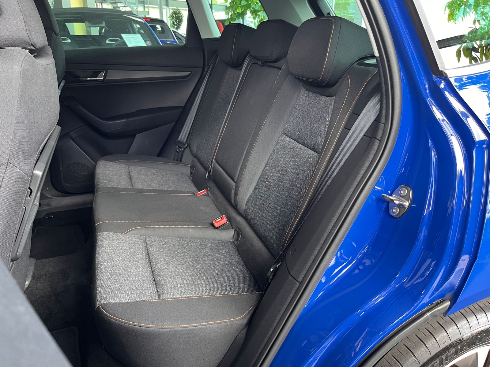 Fahrzeugabbildung SKODA Karoq Clever ACC RFK LED NAVI