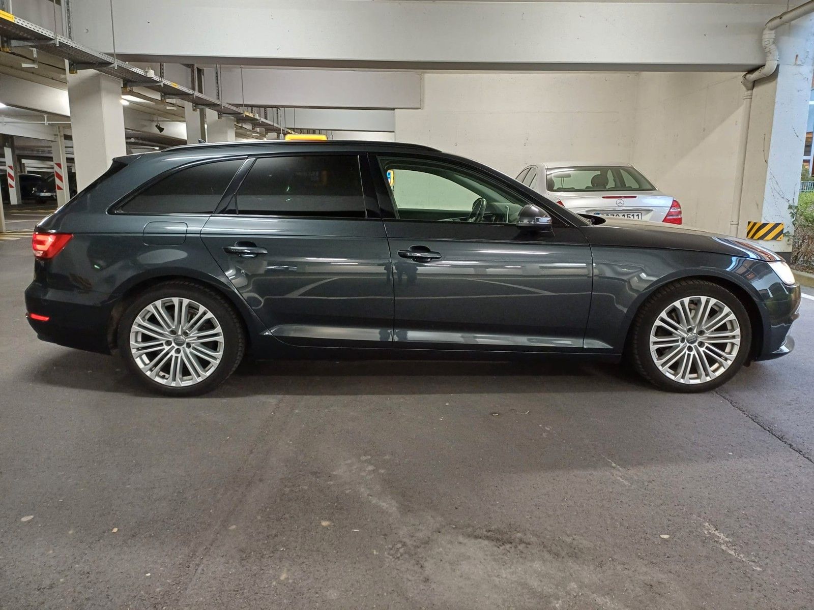 AUDI A4 Avant ultraVirtualNavi*Panorama*Kamera*PDC18"