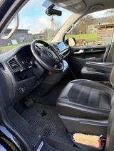 Volkswagen T6 Multivan - schwarze Volkswagen T6 Multivan