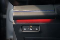 VW Tiguan 1.5 eTSI R-Line | Pano | HuD | AHK | 20" VW Tiguan 1.5 eTSI R-Line | Pano | HuD | AHK | 20"