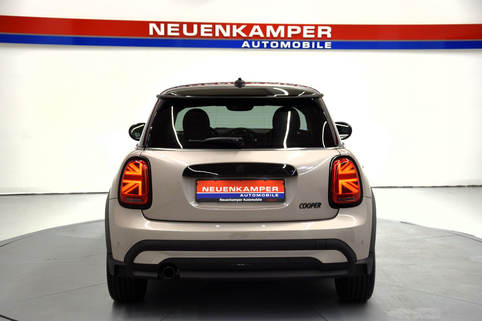 Fahrzeugabbildung MINI Cooper Classic Trim Leder Automatik Navi Shz PDC