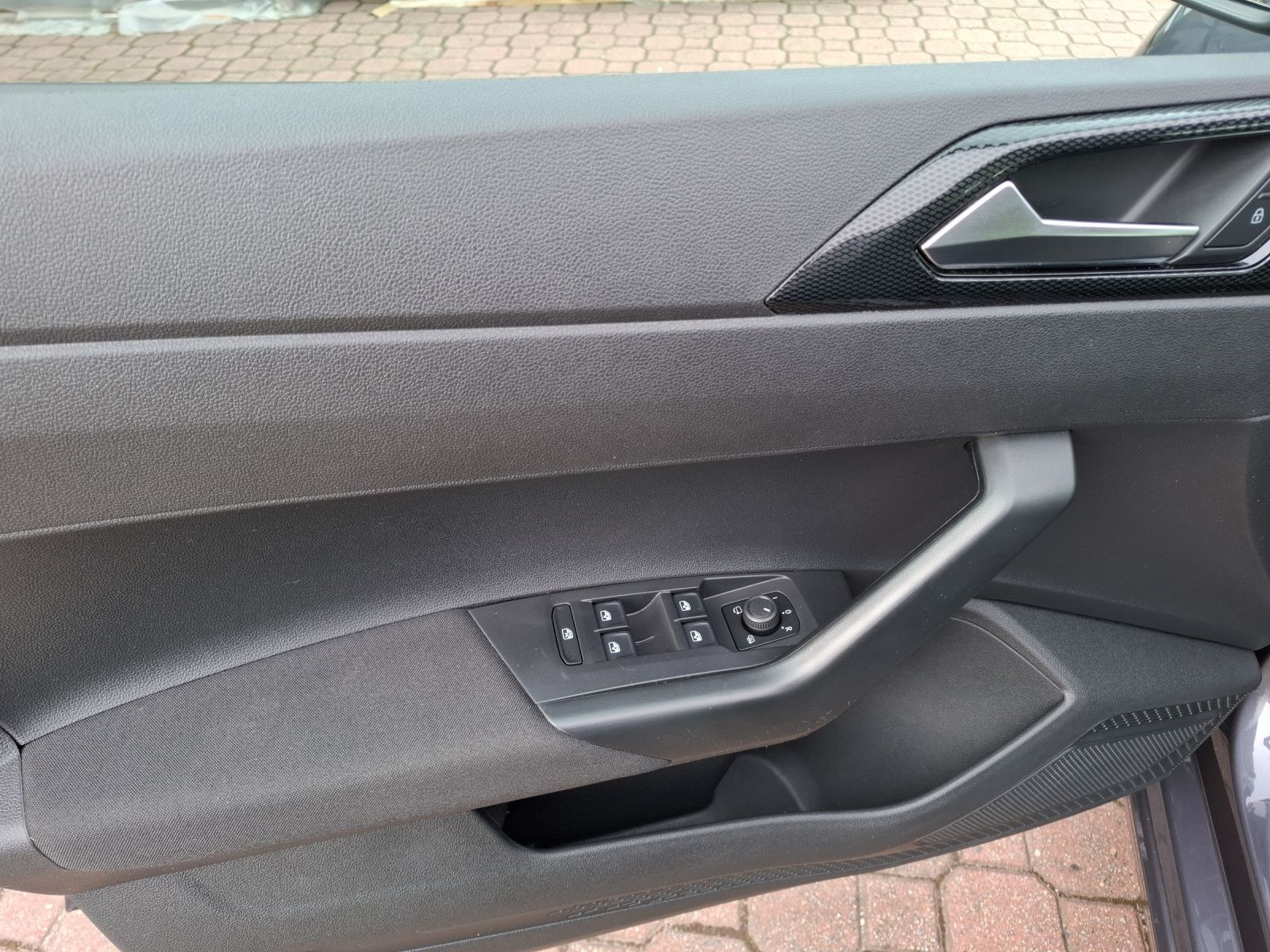 Fahrzeugabbildung Volkswagen Polo TSI Life DSG LED Klima AID ACC PDC SH