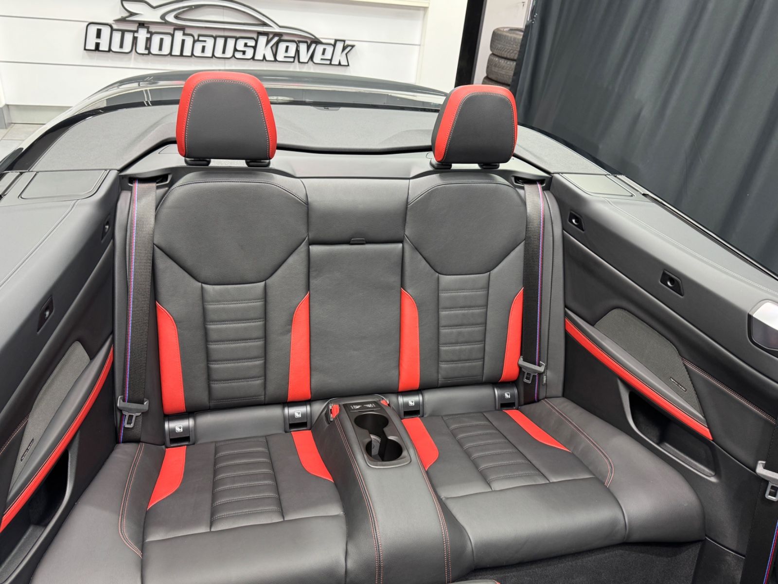 Fahrzeugabbildung BMW M440i Cabrio xDrive|INDIVIDUAL|H&K|LEDER|FACELIF