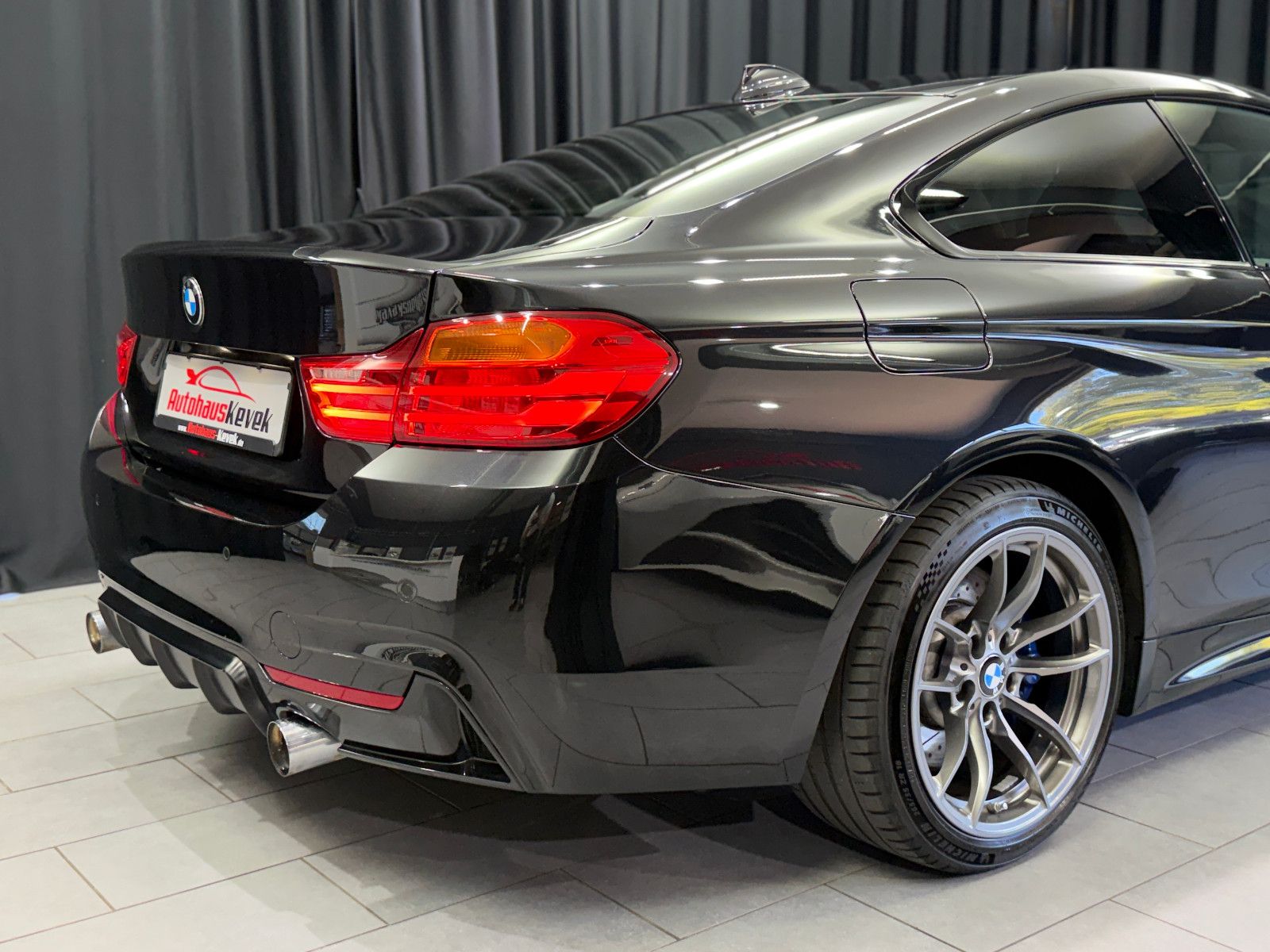 Fahrzeugabbildung BMW 435 i Coupe|SCHALTER|M-Performance|HIFI|LEDER