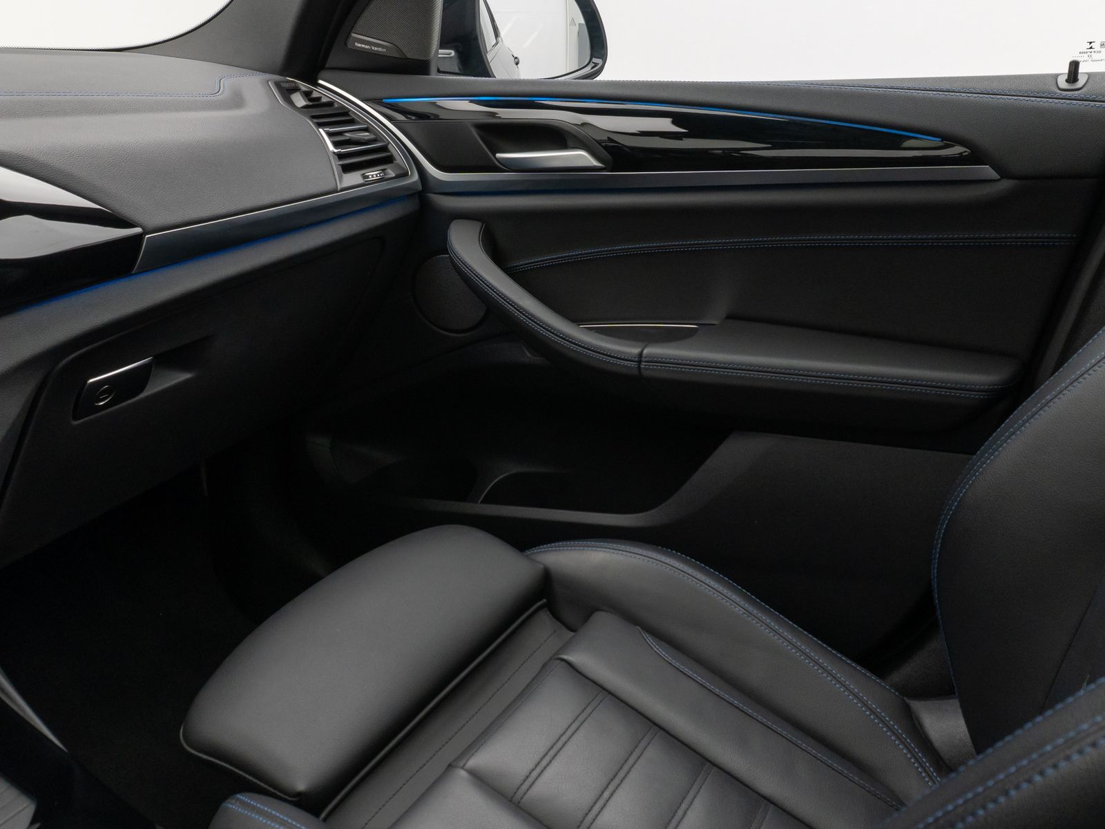 Fahrzeugabbildung BMW iX3 Impressive M Sport Panorama 360°HUD DAB H/K