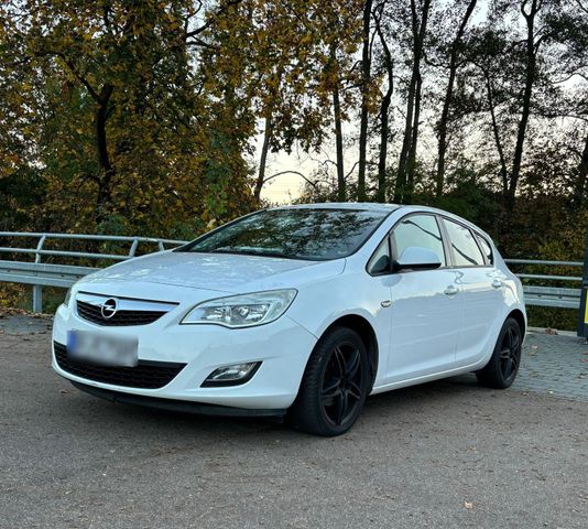 Opel Astra J 1.6l TÜV 11/26