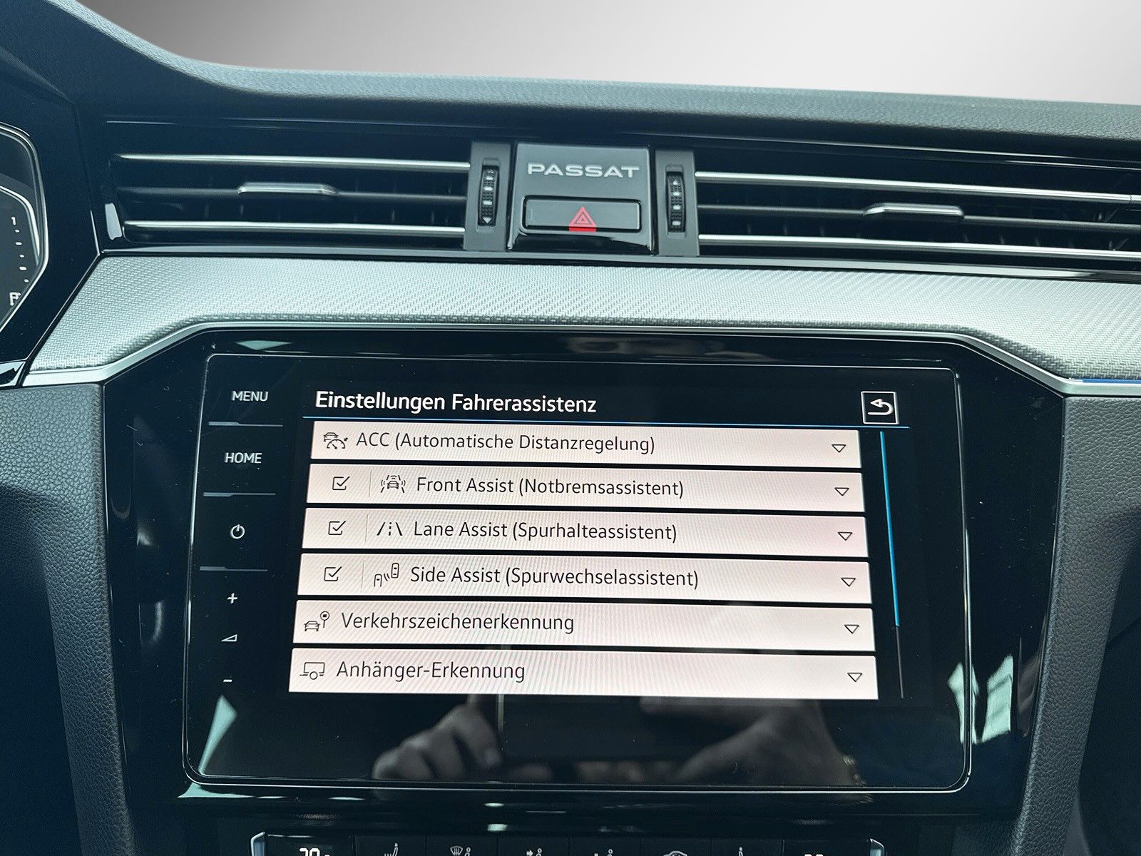 Fahrzeugabbildung Volkswagen Passat 4Motion*R-Line*1-2000 Edition*Keyless*ACC