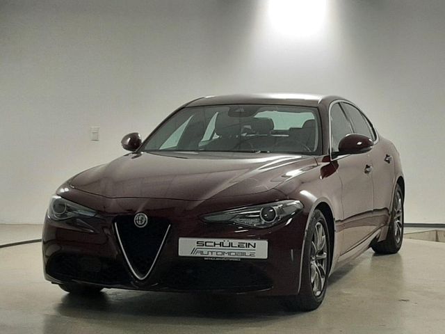 Alfa Romeo Giulia 2.2 JTDM*Bi-Xenon*Leder*Navi*PDC*Kam*2.Hd