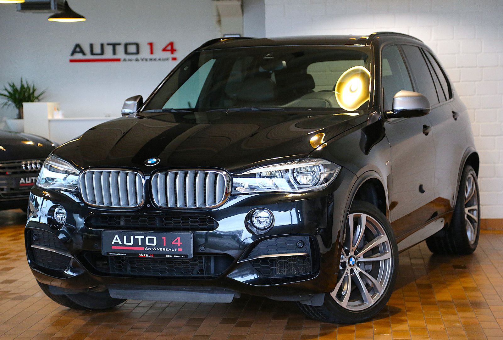 BMW X5 M50d 1.Hand Pano AHK LED HUD 360° Soft Close